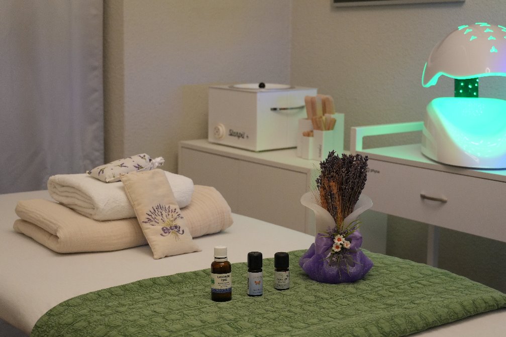 Aroma Massage